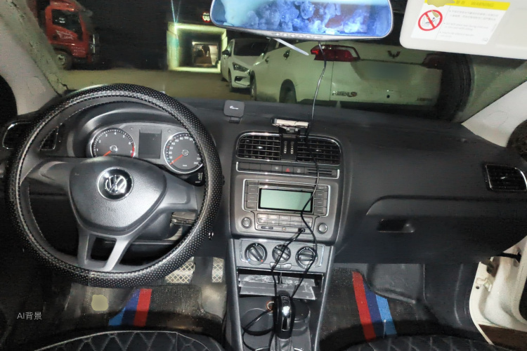 Volkswagen Polo 2014 car image #11