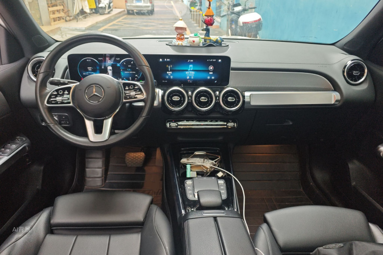 Mercedes-Benz GLB Class 2021 immagine di auto #11