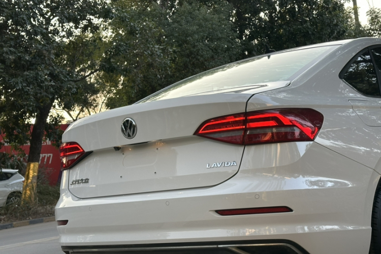 Volkswagen Lavida 2019 #11 Volkswagen Lavida 2019 car image #11