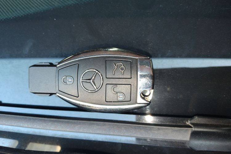 Mercedes-Benz GLE Class 2018 car image #11