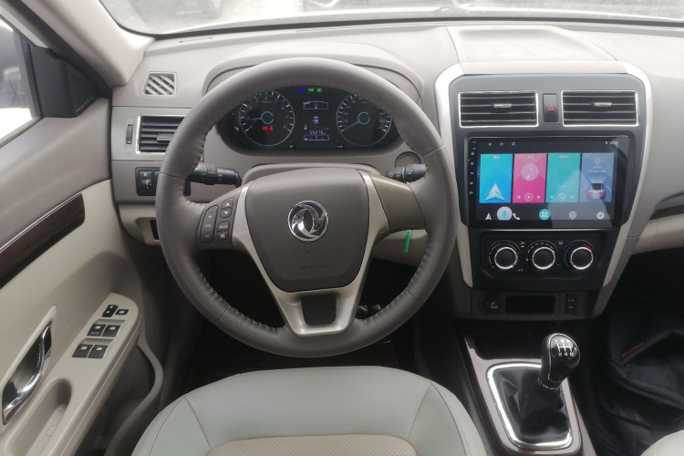 Forthing JOYEAR S50 2016 #11 Forthing JOYEAR S50 2016 car image #11