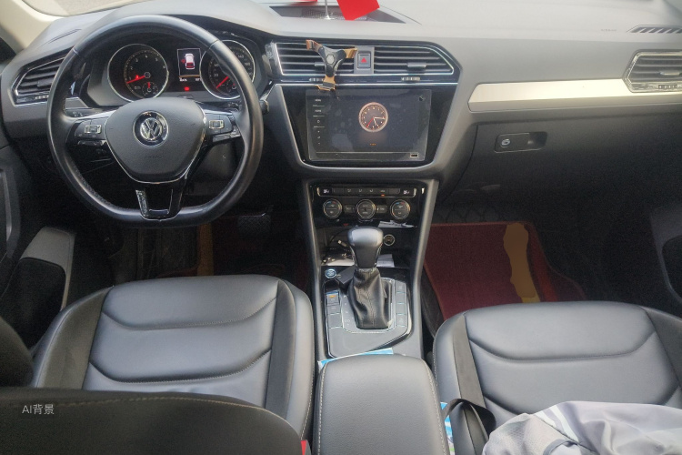 Volkswagen Tiguan L 2019 car image #11