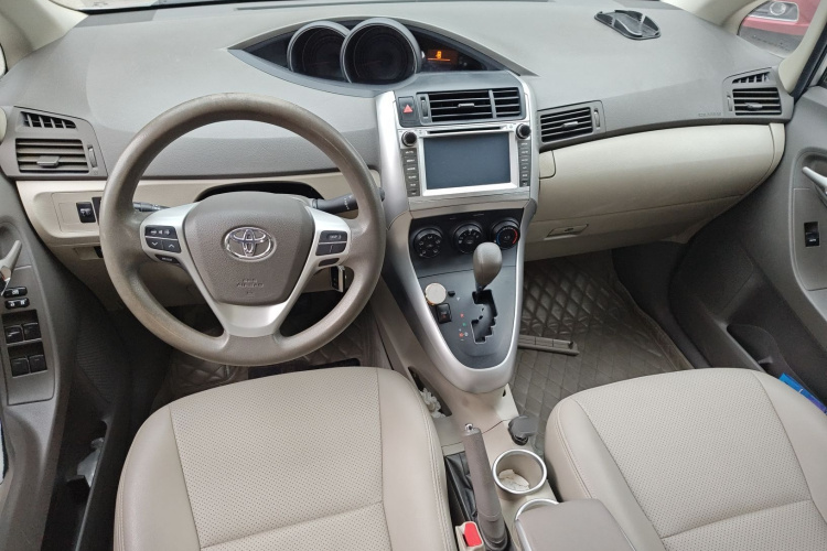 Toyota Verso 2016 car image #11