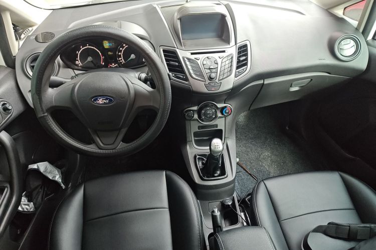 Ford Fiesta 2014 car image #11