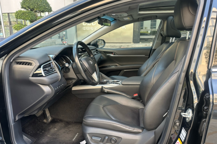 Toyota Camry 2018 car image #11