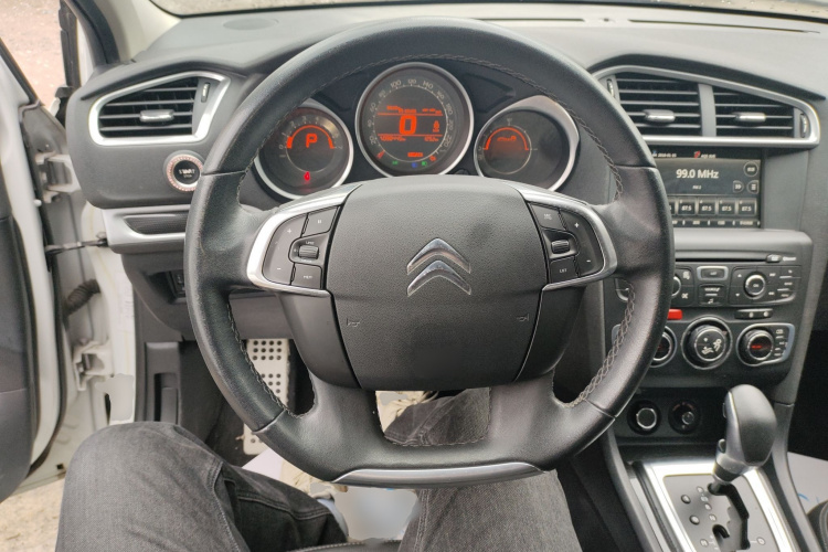 Citroen C4L 2015 car image #11