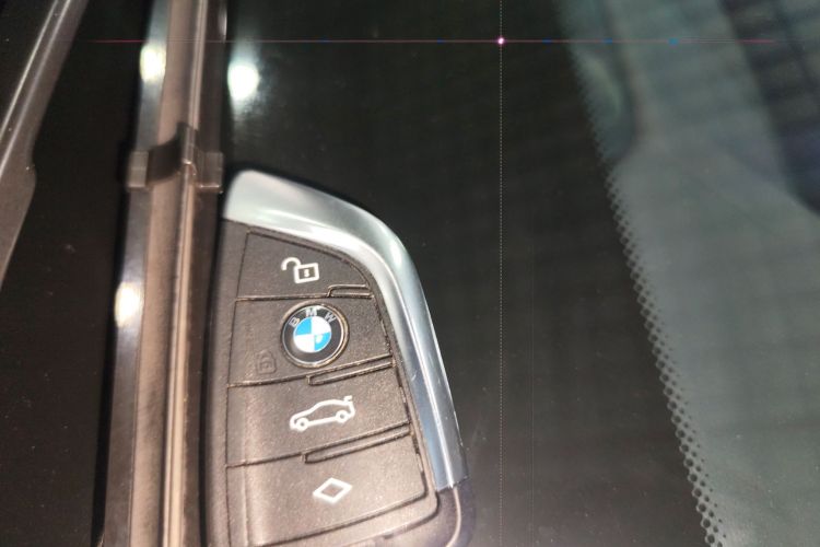 BMW iX3 2024 immagine di auto #11