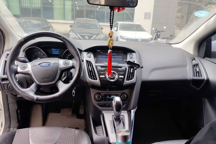 Ford Focus 2014 #11 Ford Focus 2014 car image #11