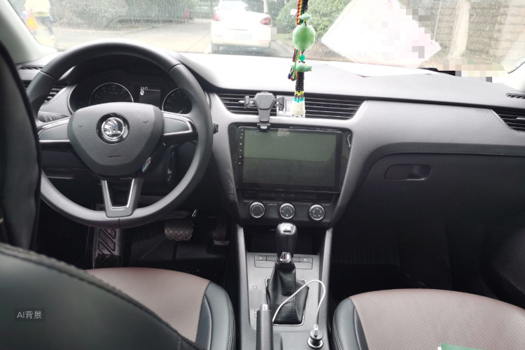Skoda Octavia 2018 car image #11