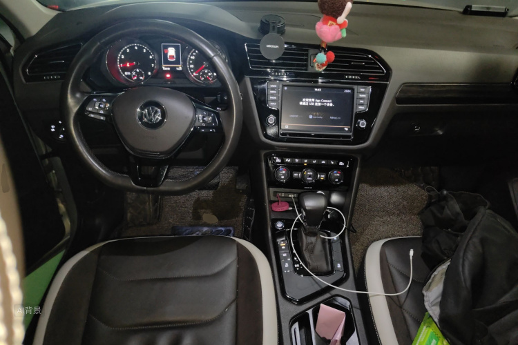 Volkswagen Tiguan L 2017 car image #11