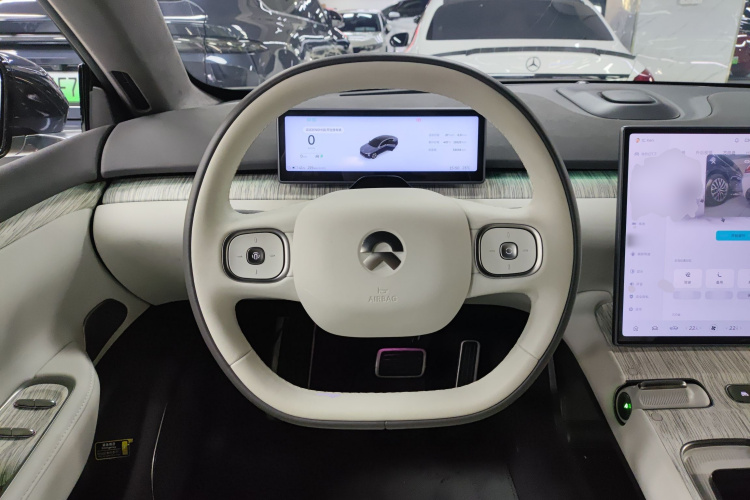 NIO ET7 2023 car image #11