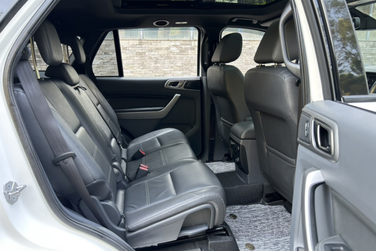 Ford Everest 2017 صورة سيارة #11