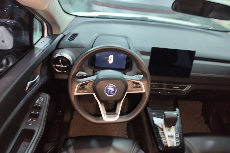 BYD Yuan New Energy 2021 car image #11