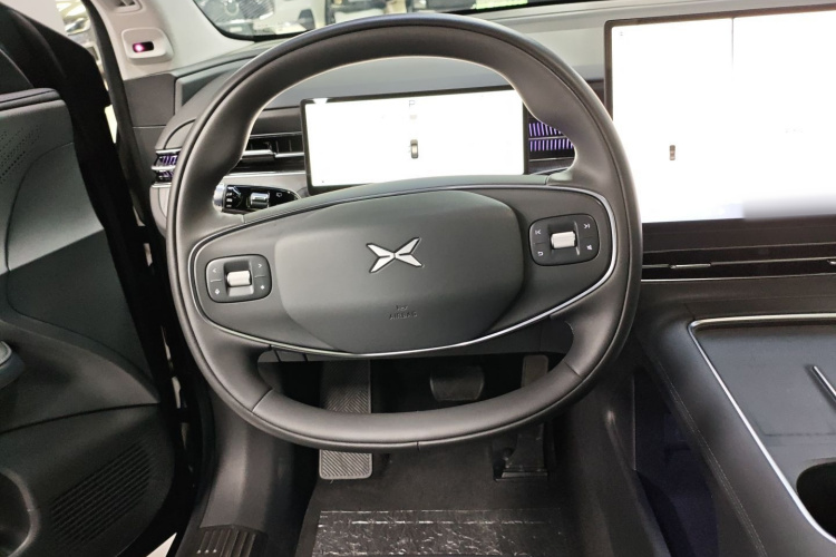 Xpeng G6 2025 صورة سيارة #11