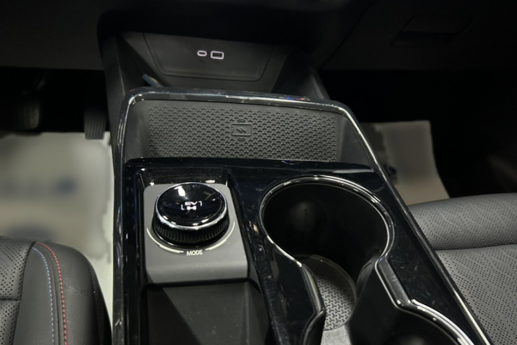 Chevrolet Equinox Plus 2025 #11 Chevrolet Equinox Plus 2025 صورة سيارة #11