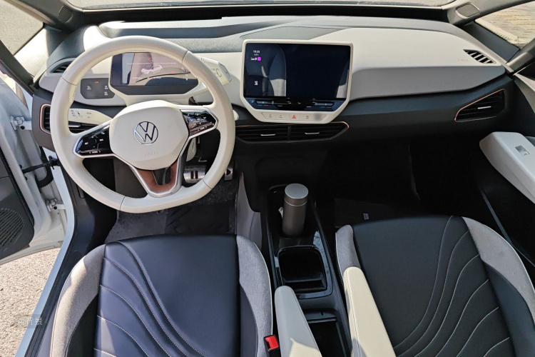 Volkswagen ID.3 2022 car image #11