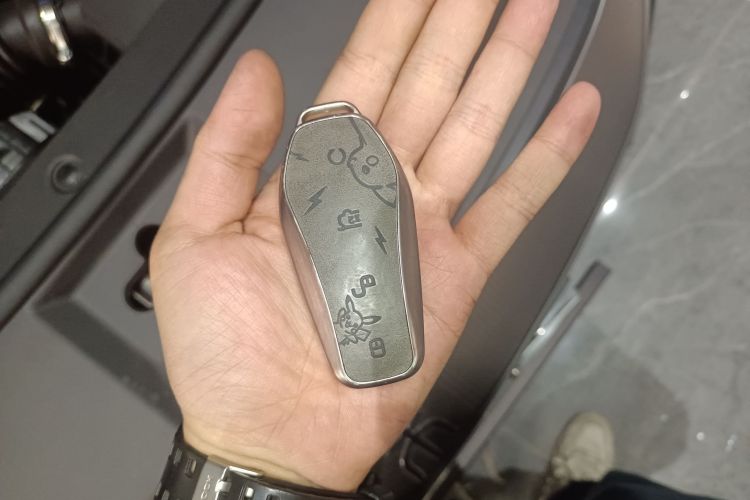 BYD SongL DM-i 2024 #11 BYD SongL DM-i 2024 car image #11