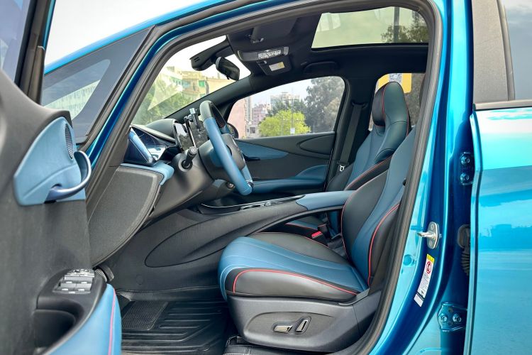 BYD Dolphin 2022 car image #11