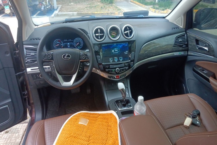 BYD S7 2016 car image #11