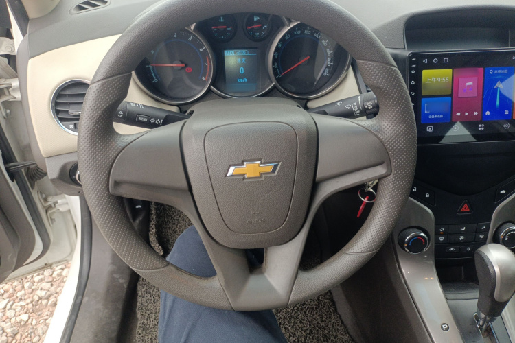 Chevrolet Cruze 2015 immagine di auto #11