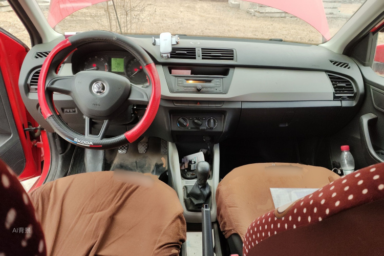 Skoda Fabia 2016 immagine di auto #11