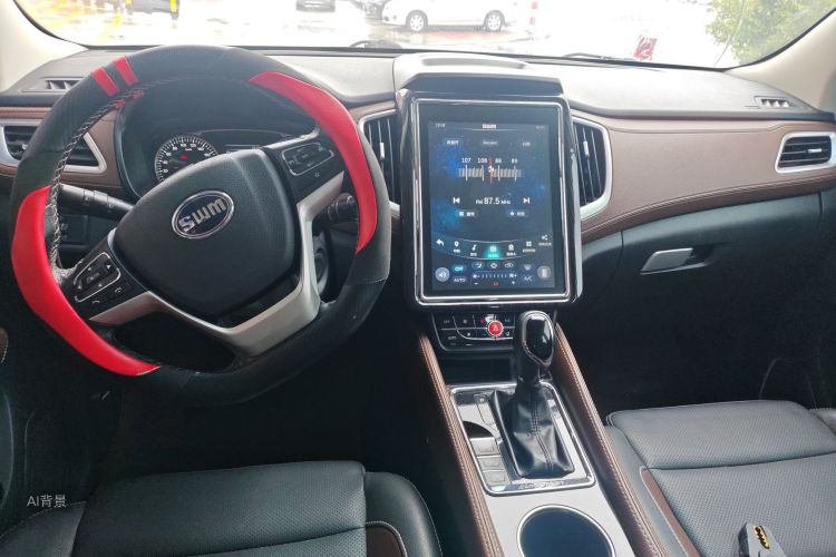 SWM X7 2018 изображение автомобиля #11