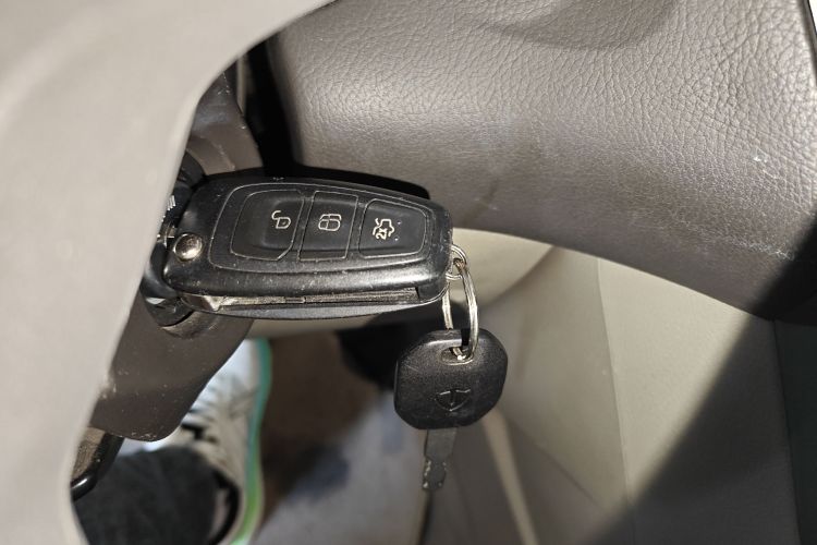 Ford Focus 2015 #11 Ford Focus 2015 car image #11