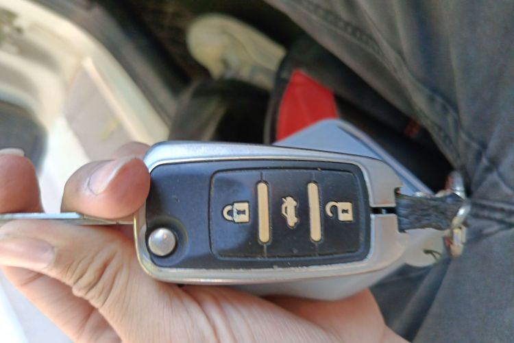 Polo 2015 car image #11