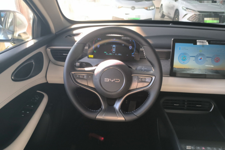 BYD Seal 05 DM-i 2025 car image #11