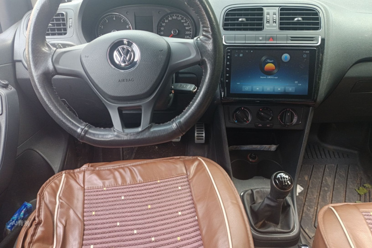 Volkswagen Polo 2014 #11 Volkswagen Polo 2014 car image #11