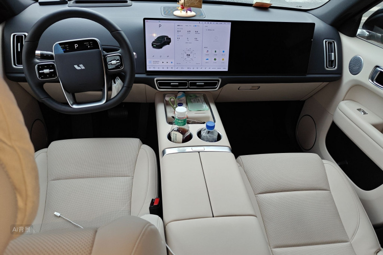 Li L6 2025 image de voiture #11