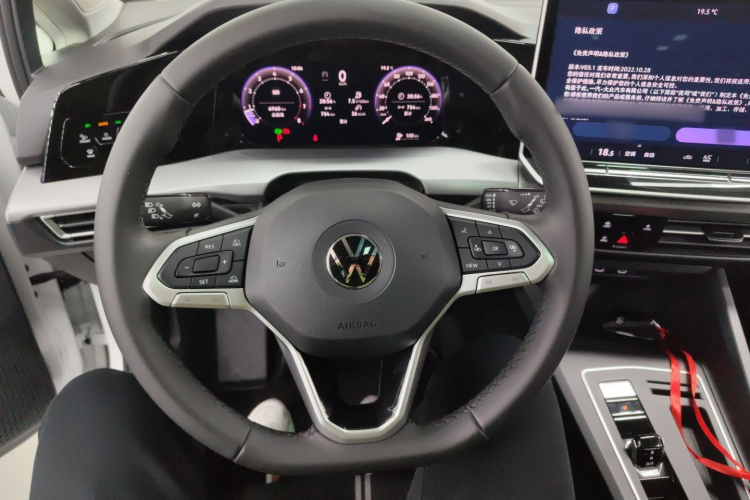 Volkswagen Golf 2025 #11 Volkswagen Golf 2025 car image #11