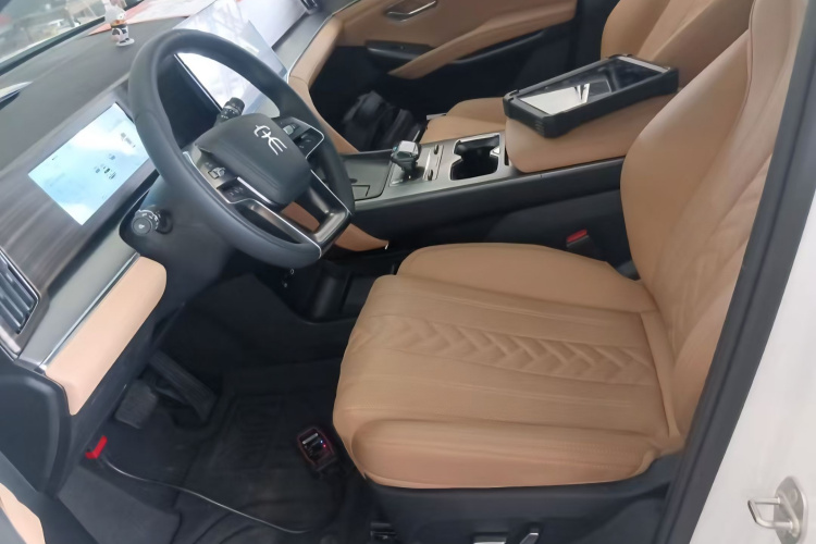 BYD SongL DM-i 2024 car image #11