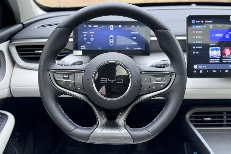 BYD Seal 05 DM-i 2025 #11 BYD Seal 05 DM-i 2025 car image #11