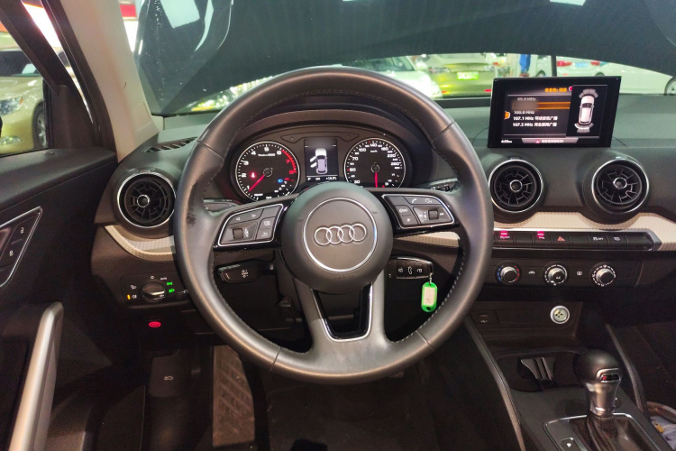 Q2L 2021 car image #11