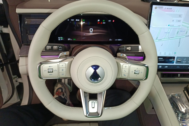 Denza Z9GT 2024 #11 Denza Z9GT 2024 car image #11