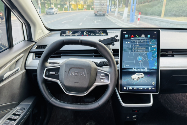 哪吒汽车 哪吒V 2023 #11 哪吒汽车 哪吒V 2023 汽车图片 #11