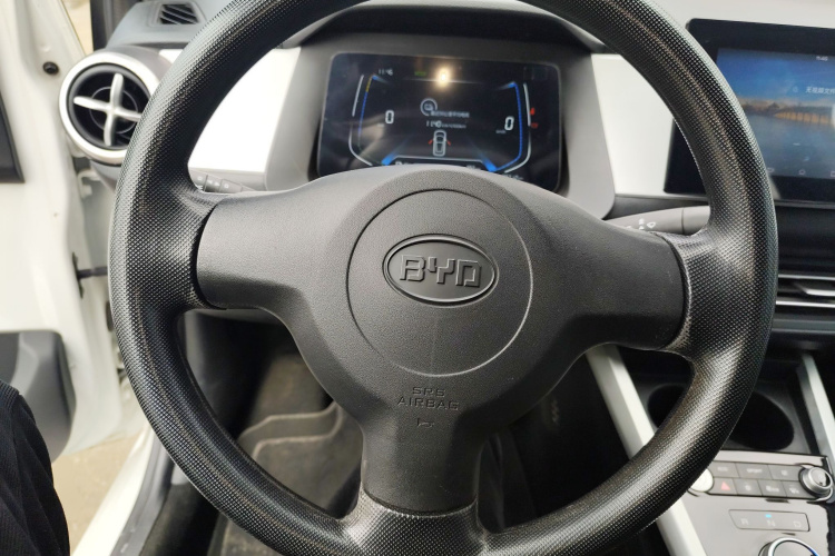 BYD e1 2021 car image #11