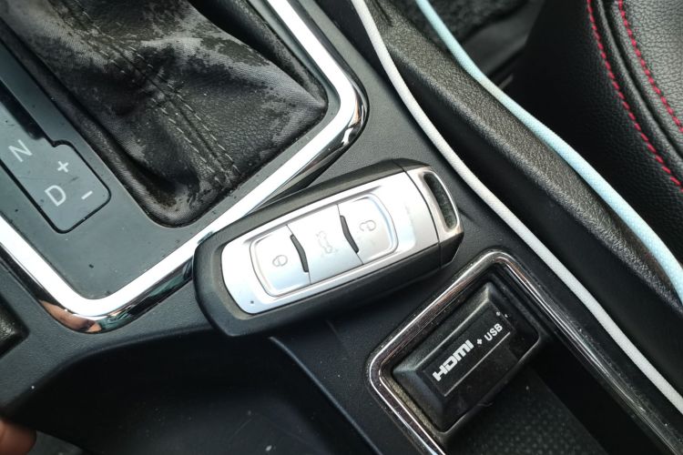GEELY Emgrand 2015 immagine di auto #11