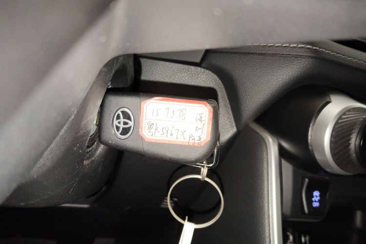 Toyota RAV4 2021 car image #11