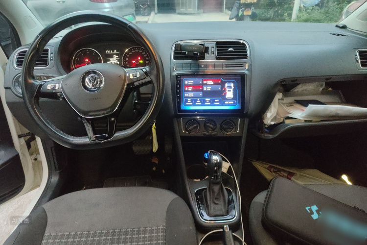 Polo 2016 car image #11