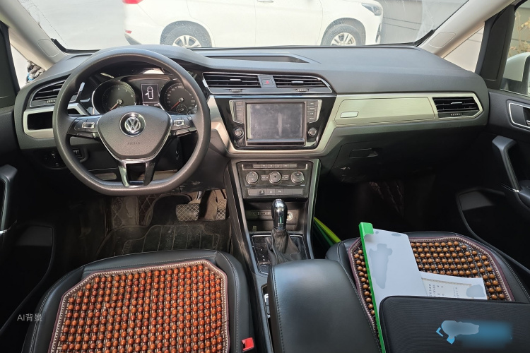 Volkswagen Touran 2018 immagine di auto #11