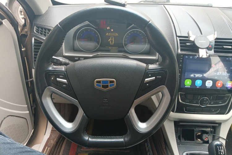 GEELY Emgrand 2015 car image #11