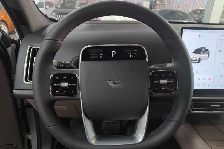 Li 2025 immagine di auto #11