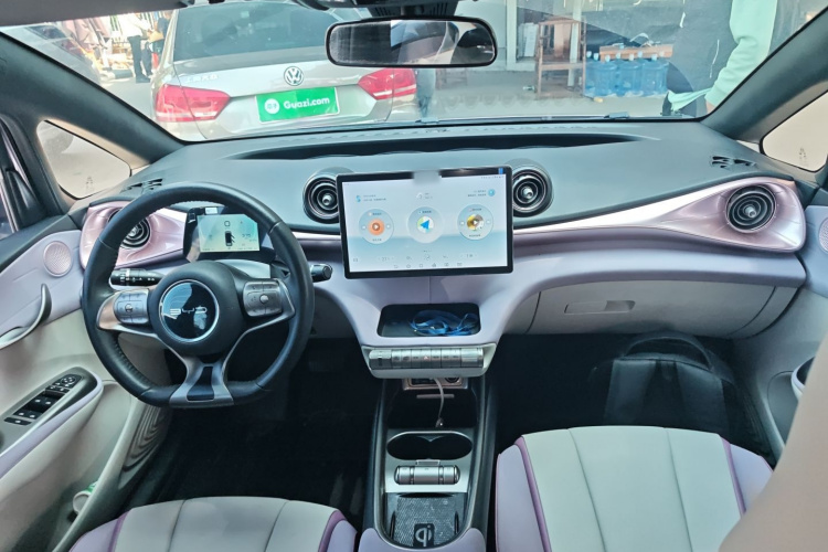 BYD Dolphin 2022 #11 BYD Dolphin 2022 car image #11