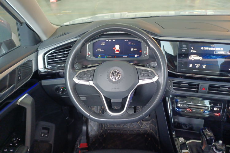 Volkswagen Tayron GTE 2020 #11 Volkswagen Tayron GTE 2020 car image #11