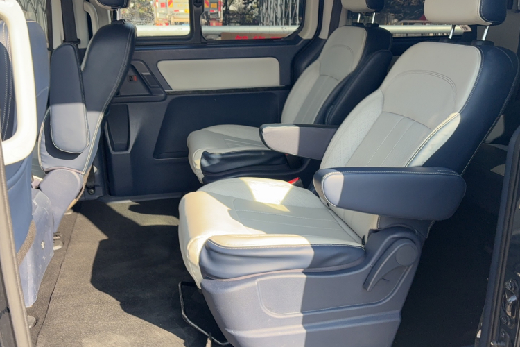 Forthing Lingzhi PLUS 2023 car image #11