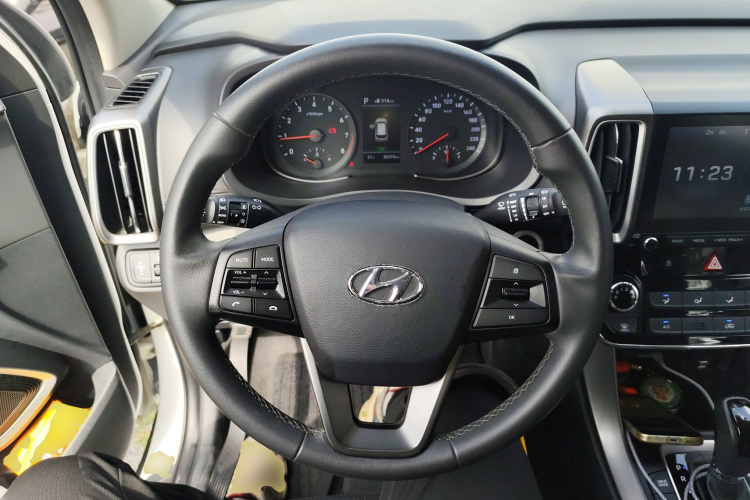 Hyundai ix35 2018 car image #11