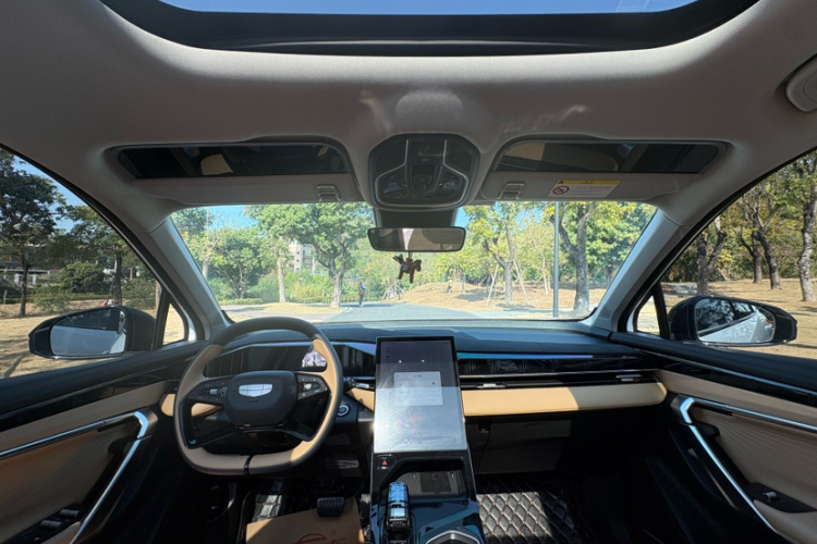 GEELY Boyue L 2024 car image #11