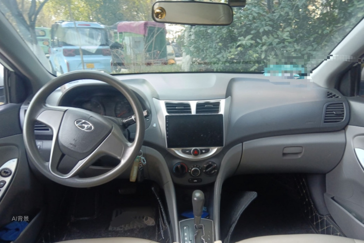 Hyundai Reina 2016 car image #11